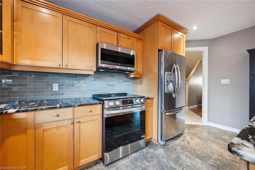 9 Park Avenue E Property Photo 13