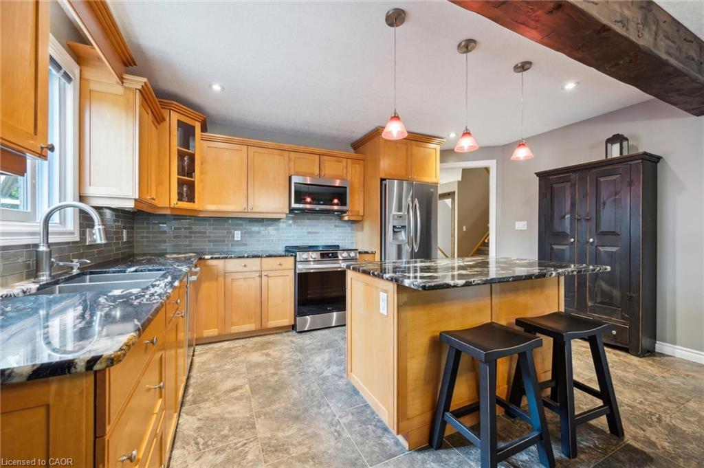 9 Park Avenue E Property Photo 14