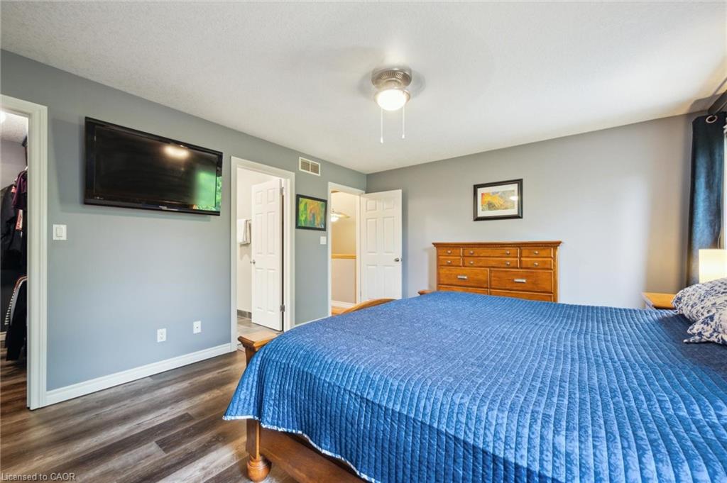 9 Park Avenue E Property Photo 18