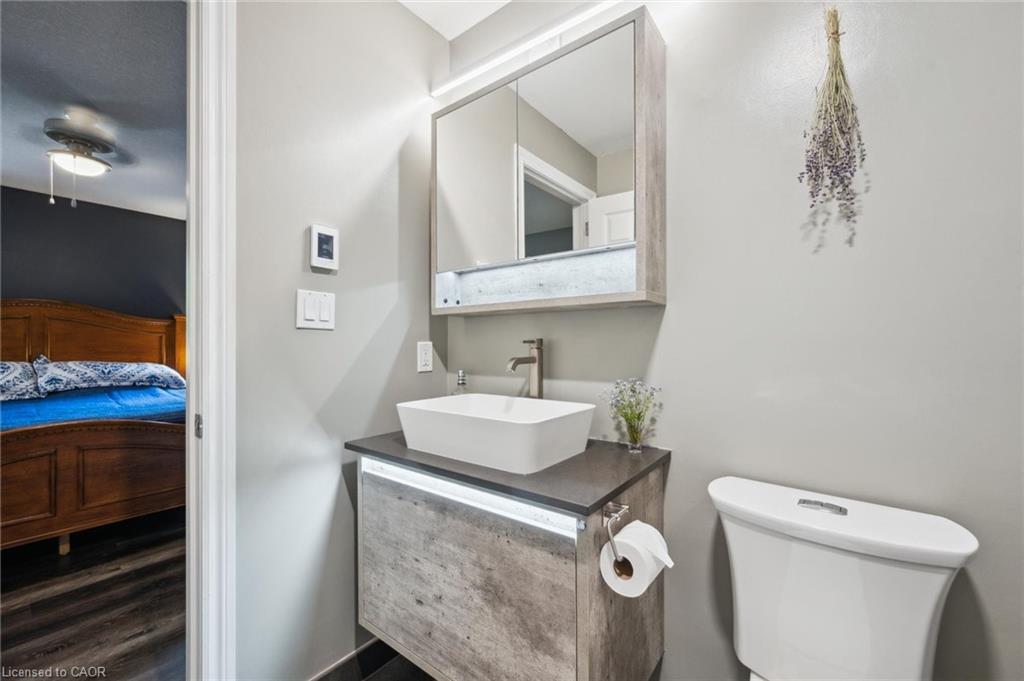 9 Park Avenue E Property Photo 20