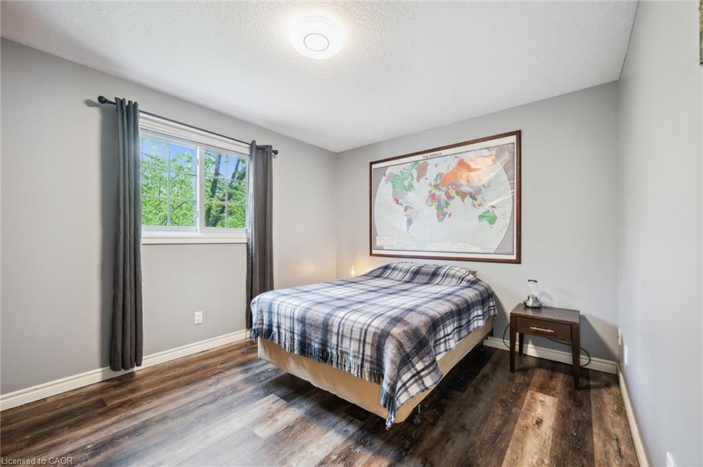 9 Park Avenue E Property Photo 21