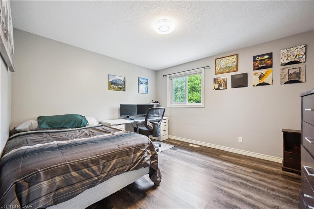 9 Park Avenue E Property Photo 23