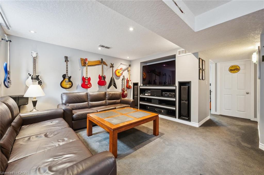 9 Park Avenue E Property Photo 27