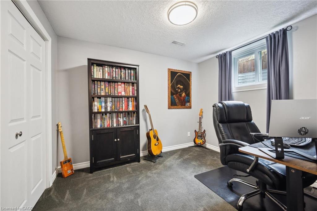 9 Park Avenue E Property Photo 30