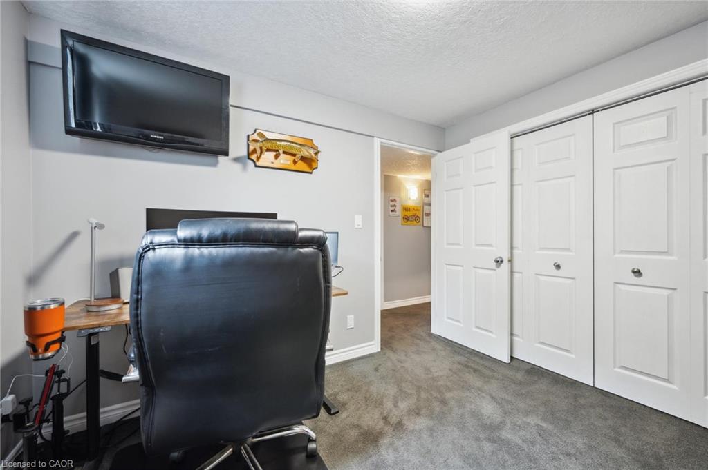 9 Park Avenue E Property Photo 31