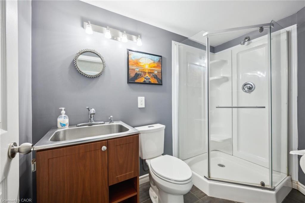 9 Park Avenue E Property Photo 32