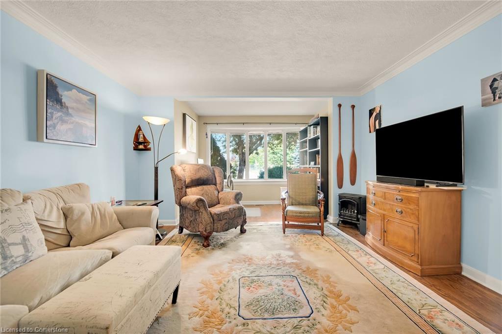 77 Arcade Crescent Property Photo 8