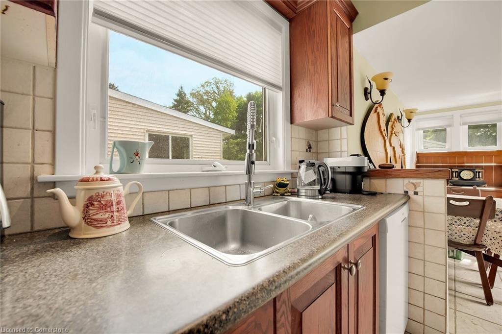 77 Arcade Crescent Property Photo 15
