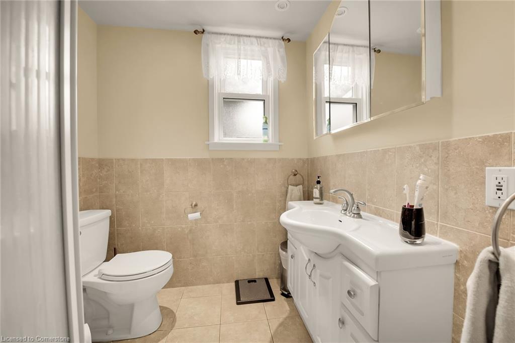 77 Arcade Crescent Property Photo 22