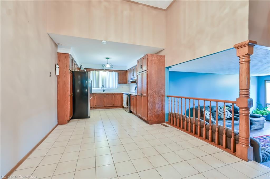 30 Goldcrest Drive Property Photo 11