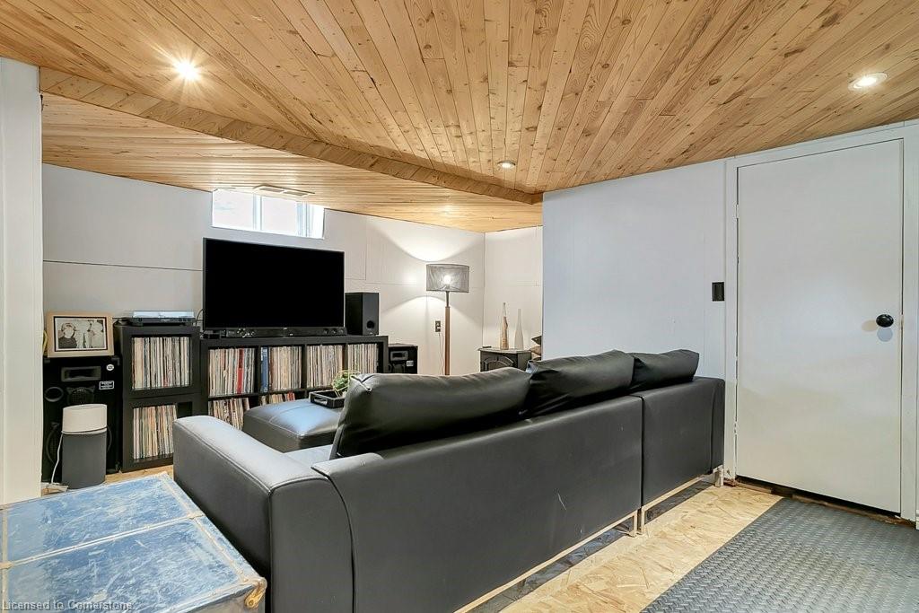 107 Barrie Street Property Photo 29