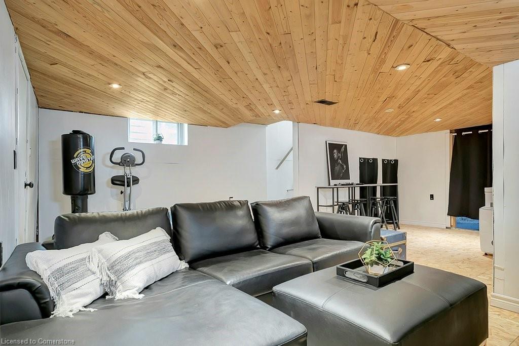 107 Barrie Street Property Photo 31
