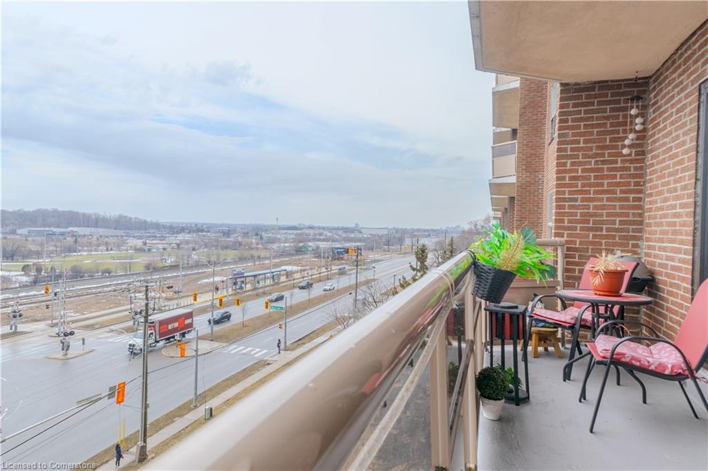705-1100 Courtland Avenue E Property Photo 37
