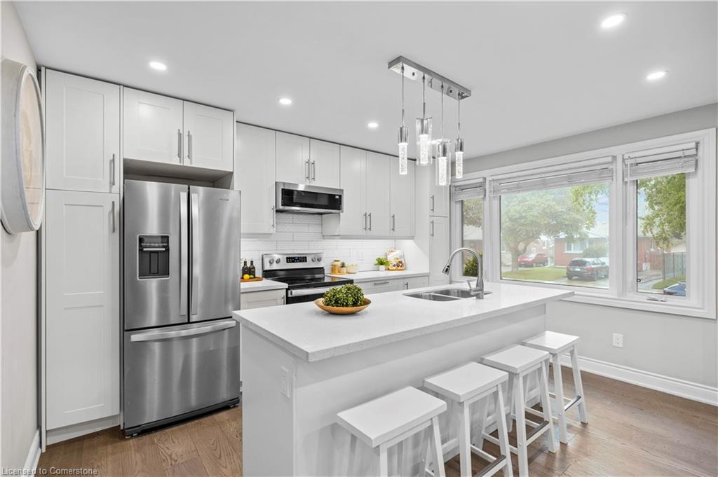 342 East 15th Street Property Photo 1