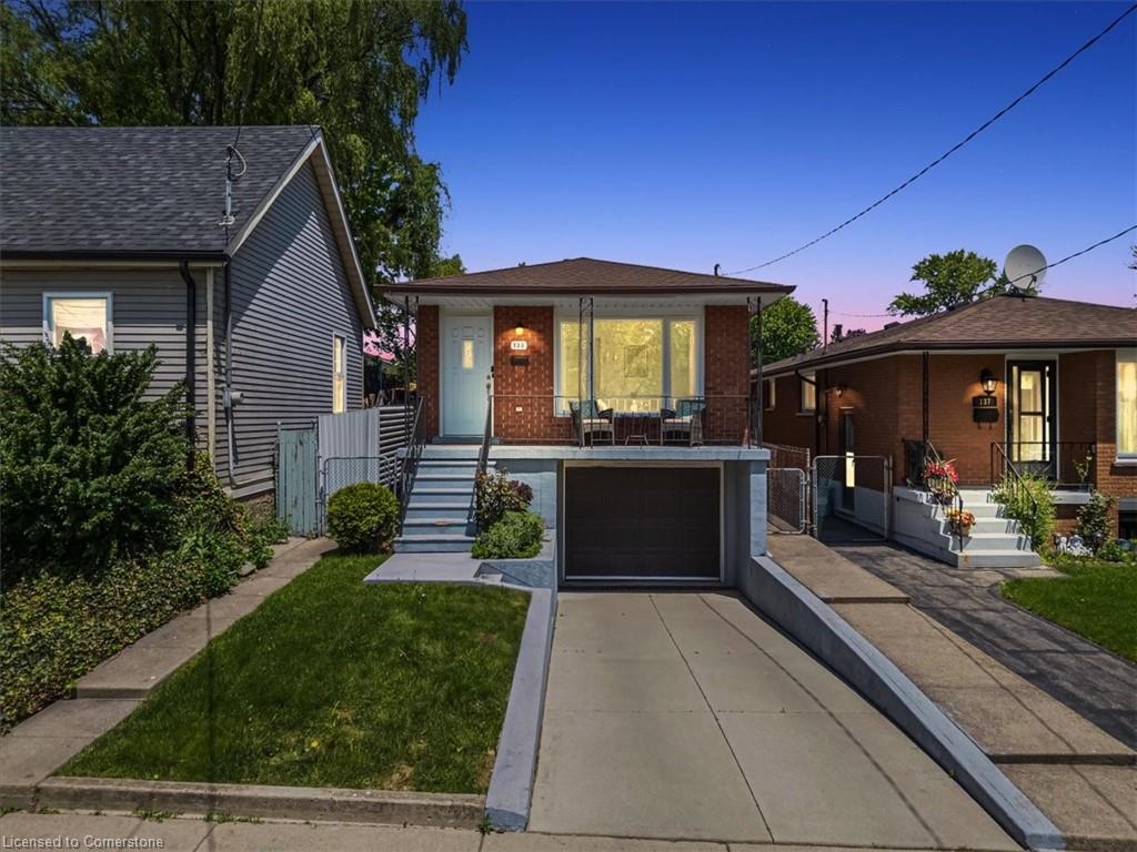 133 Picton Street E Property Photo 1