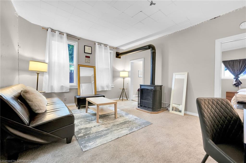 210 Darling Street Property Photo 8