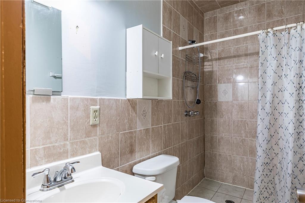 283 Macnab Street N Property Photo 30