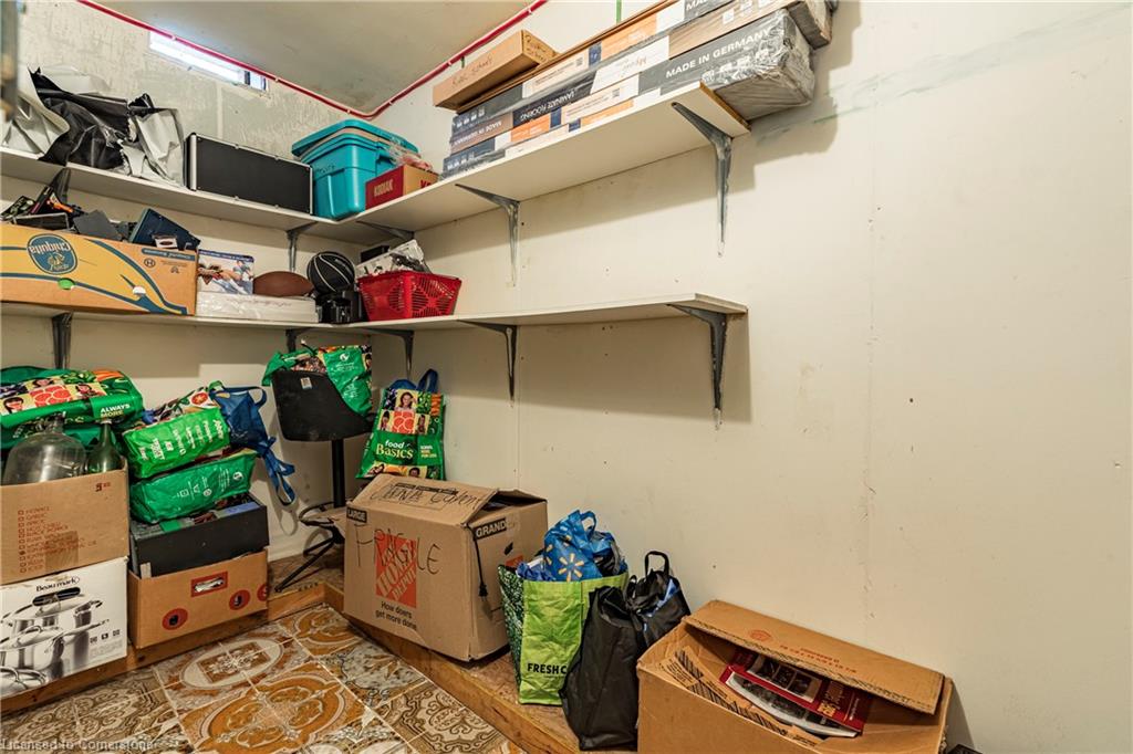 283 Macnab Street N Property Photo 39