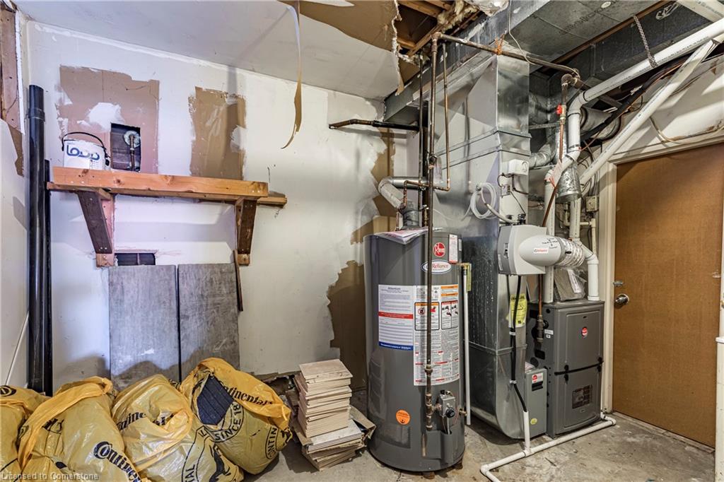 283 Macnab Street N Property Photo 45
