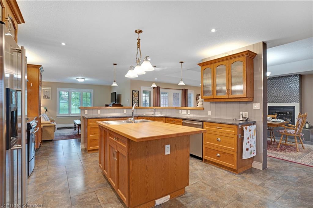 1788 Lobsinger Line Property Photo 14