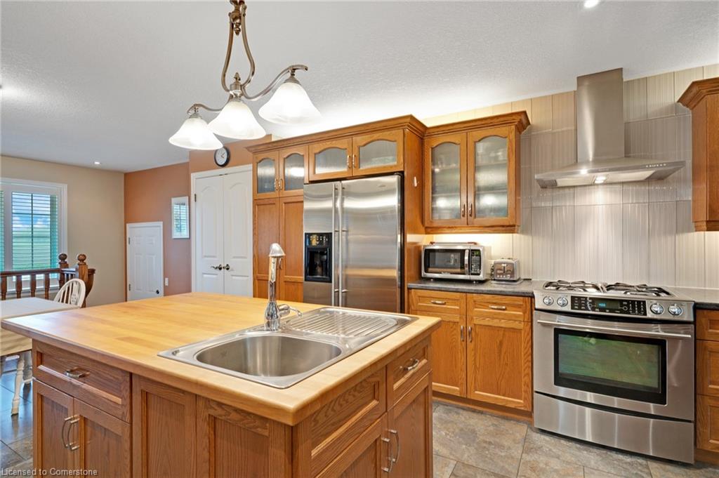 1788 Lobsinger Line Property Photo 15