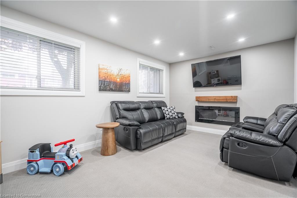 2 Lynford Avenue Property Photo 32