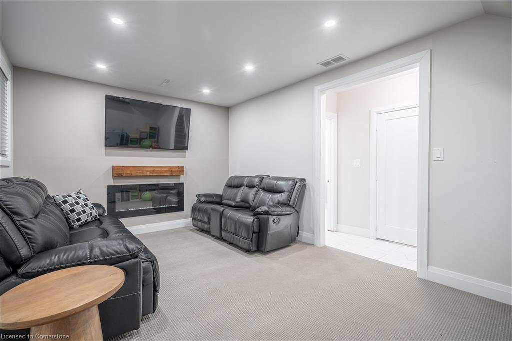 2 Lynford Avenue Property Photo 33