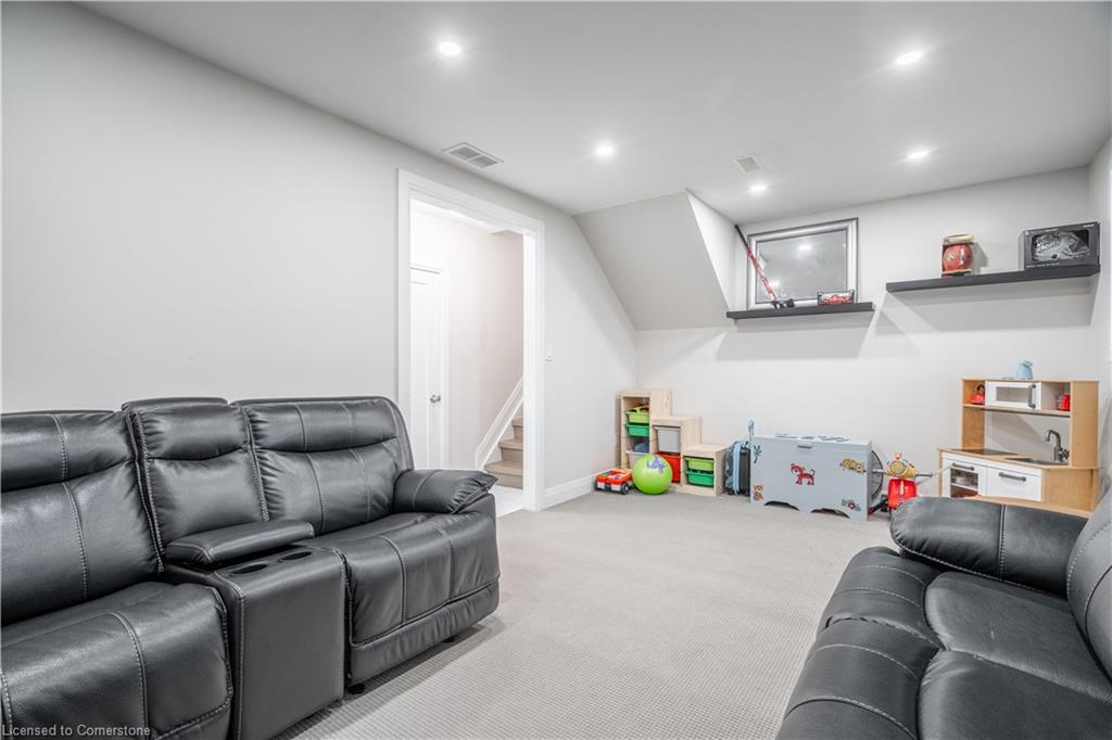 2 Lynford Avenue Property Photo 34
