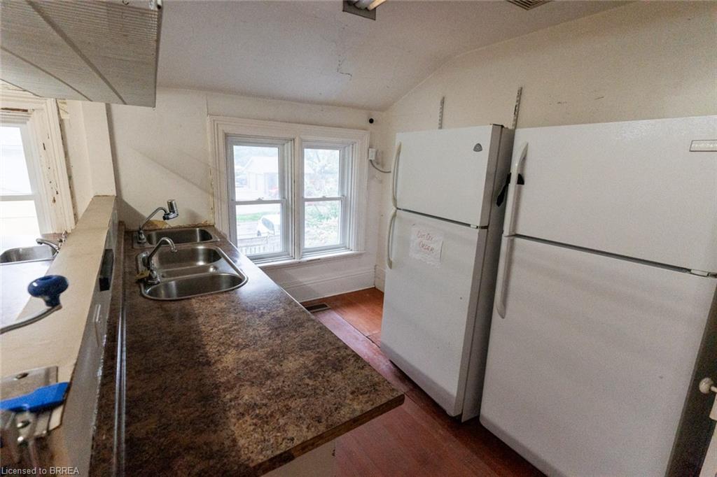 199 Brant Avenue Property Photo 38