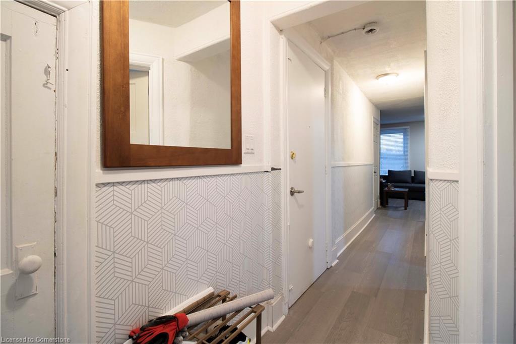 417 King Street W Property Photo 3