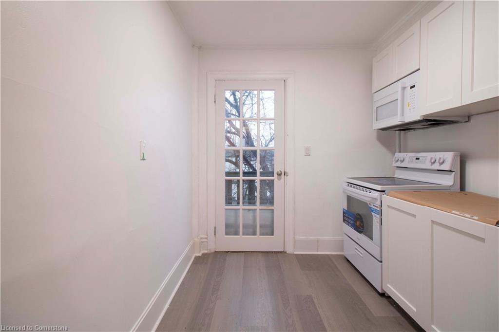 417 King Street W Property Photo 5
