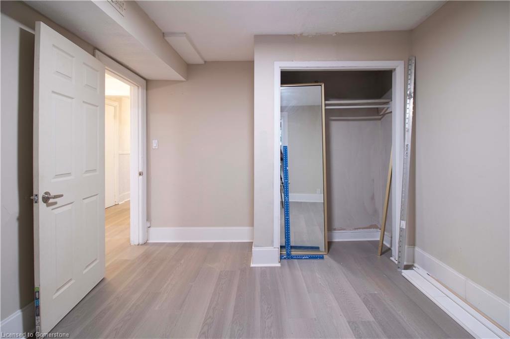 417 King Street W Property Photo 10