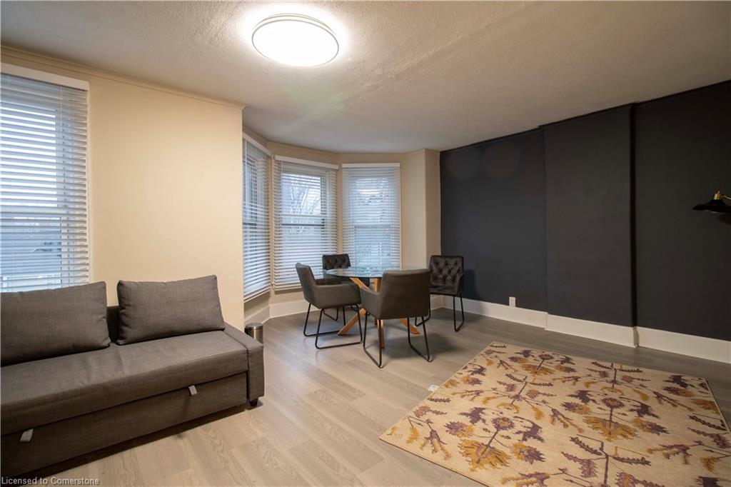 417 King Street W Property Photo 18