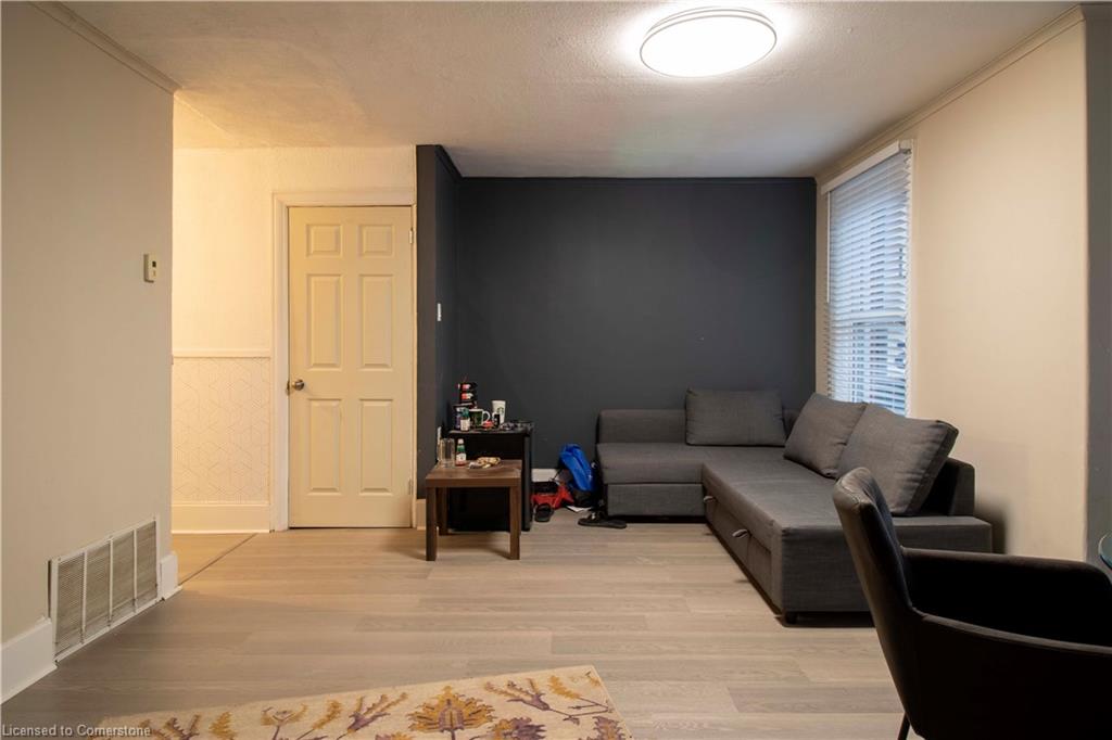 417 King Street W Property Photo 20