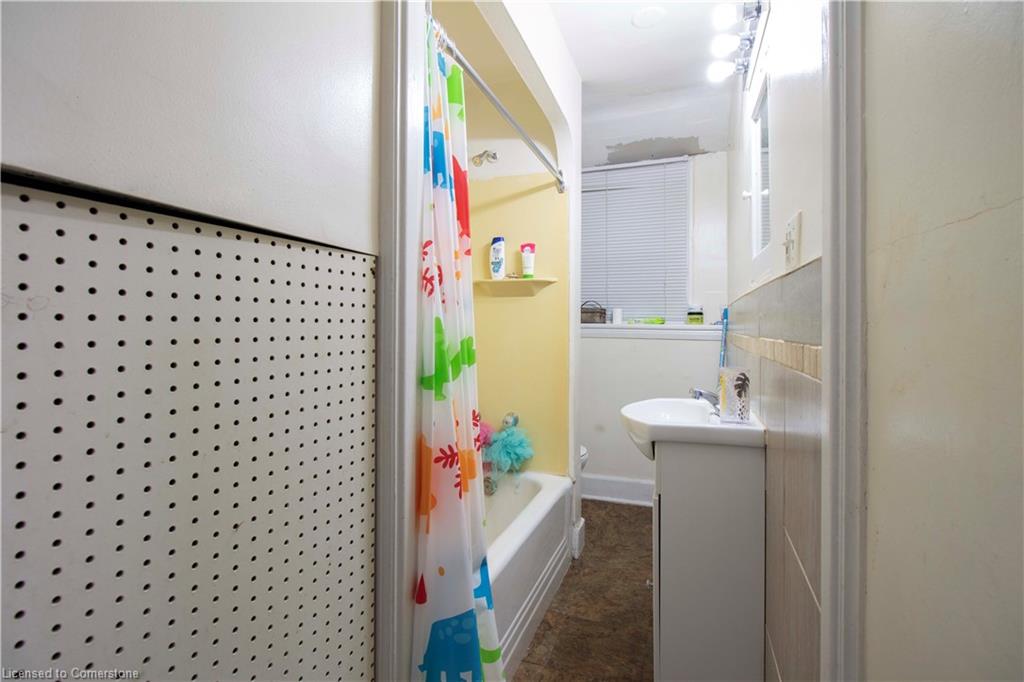 417 King Street W Property Photo 25