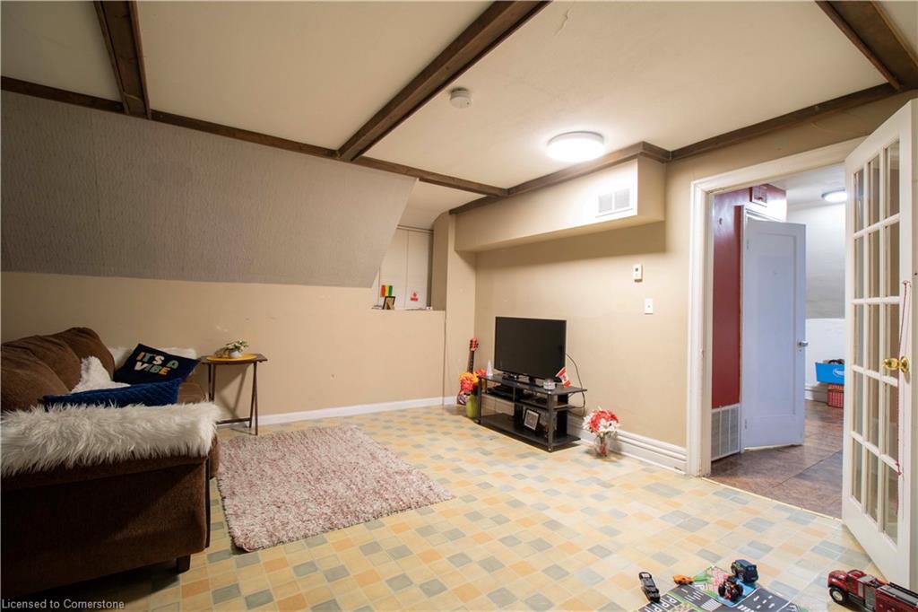 417 King Street W Property Photo 28