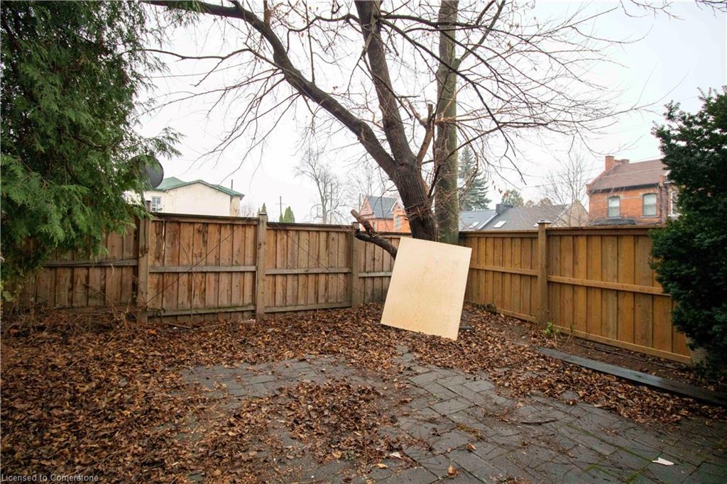 417 King Street W Property Photo 38