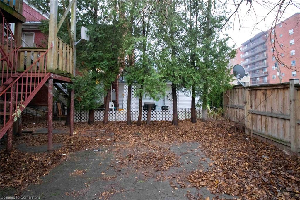 417 King Street W Property Photo 39