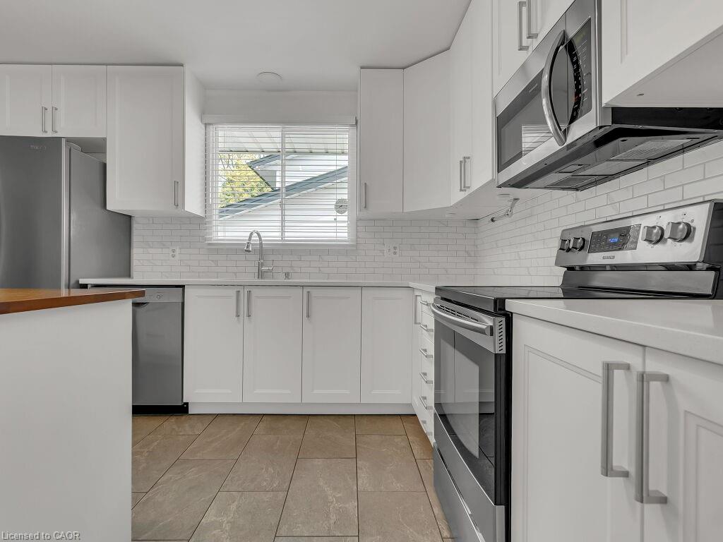 398 Mossom Place Property Photo 4