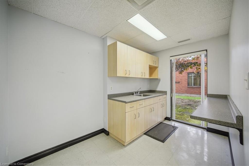 429-2289 Fairview Street Property Photo 6