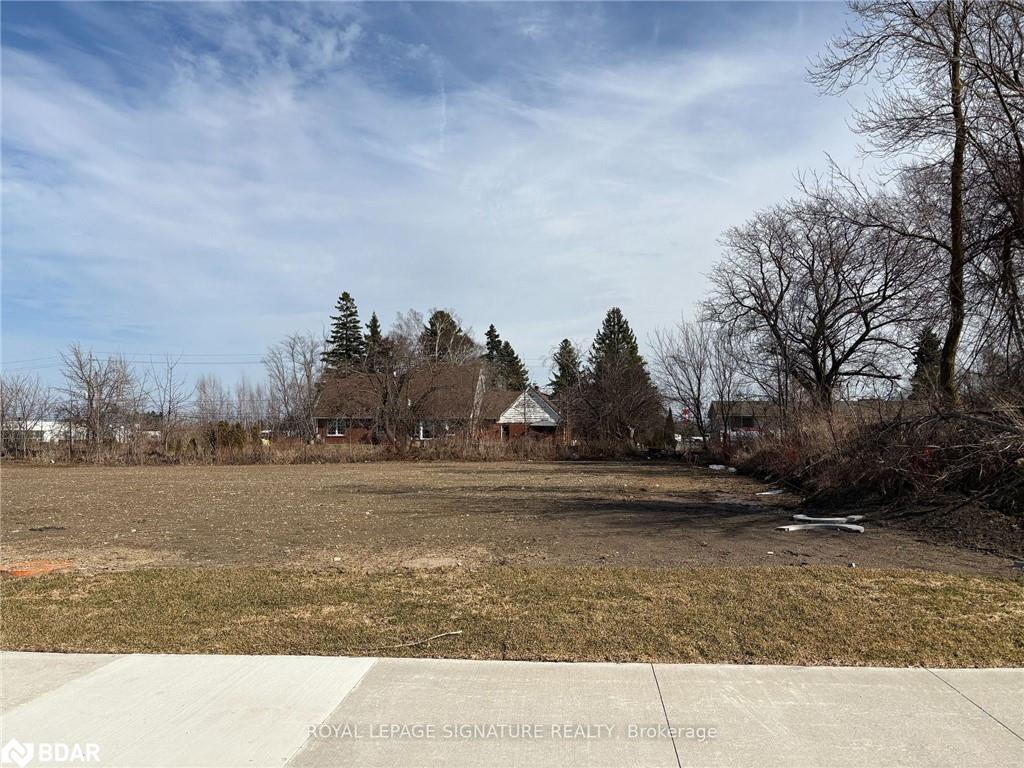 2492 Upper James Street Property Photo 5
