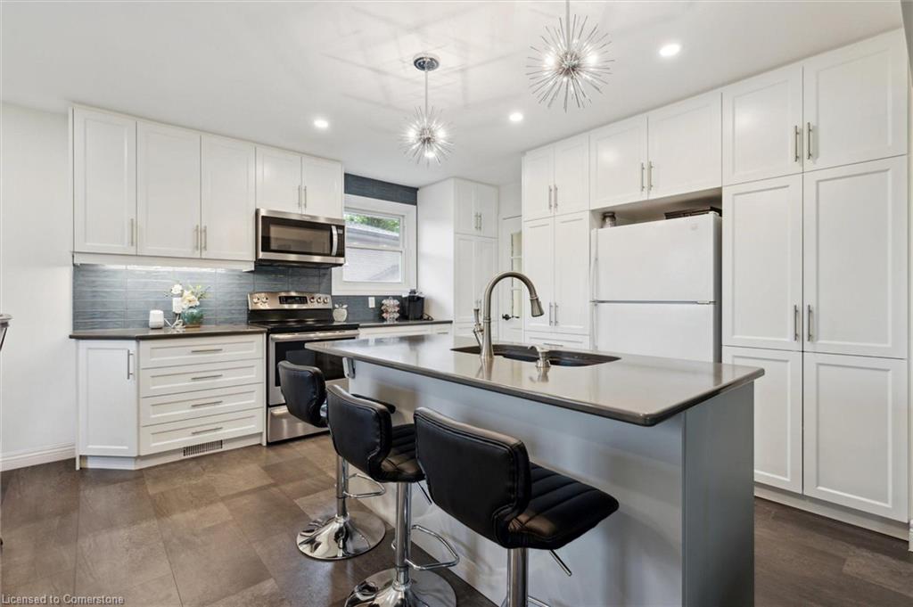10 Villa Court Property Photo 1