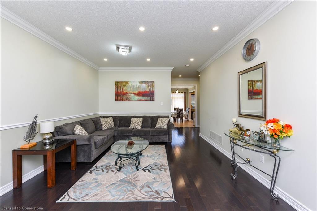 304 Dalgleish Garden Property Photo 6