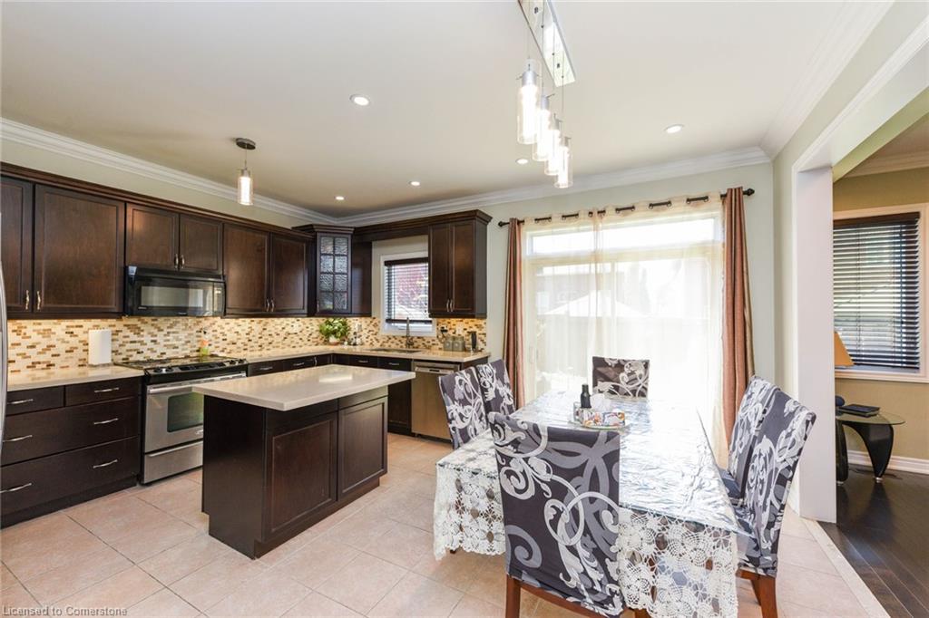 304 Dalgleish Garden Property Photo 8