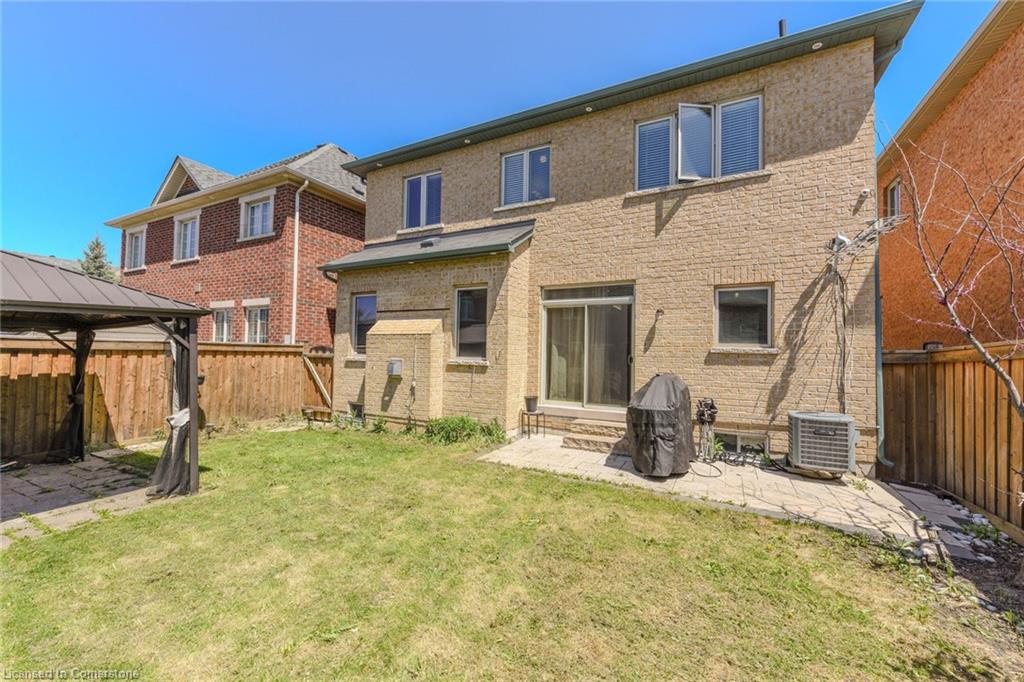 304 Dalgleish Garden Property Photo 32