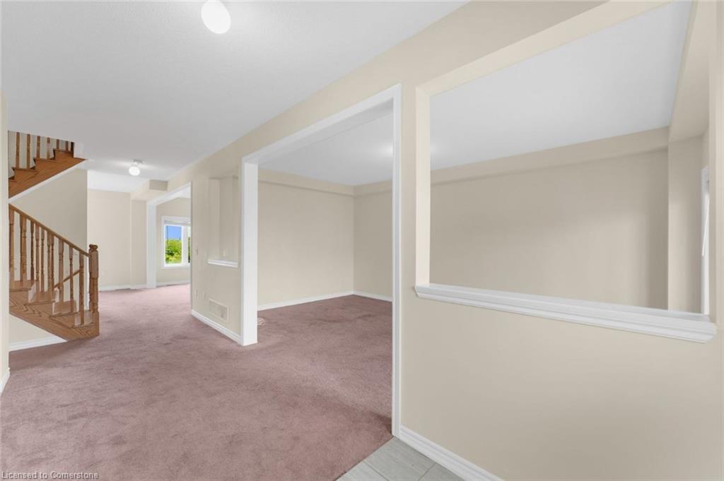 25 Todd Crescent W Property Photo 3