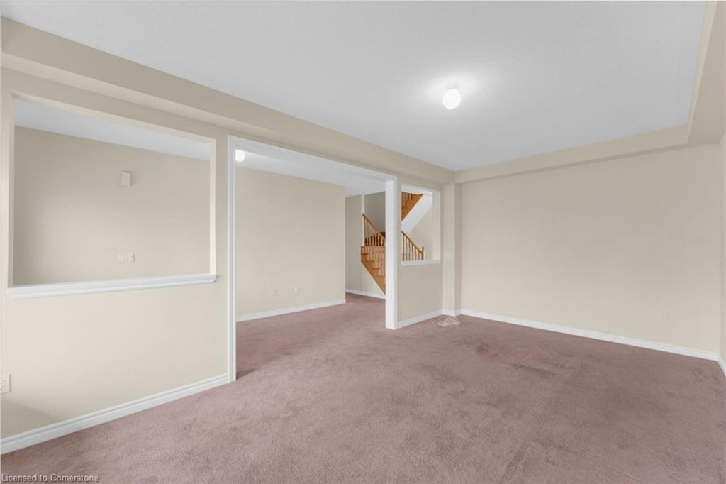 25 Todd Crescent W Property Photo 4