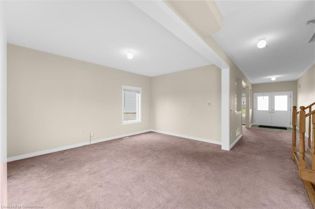 25 Todd Crescent W Property Photo 6