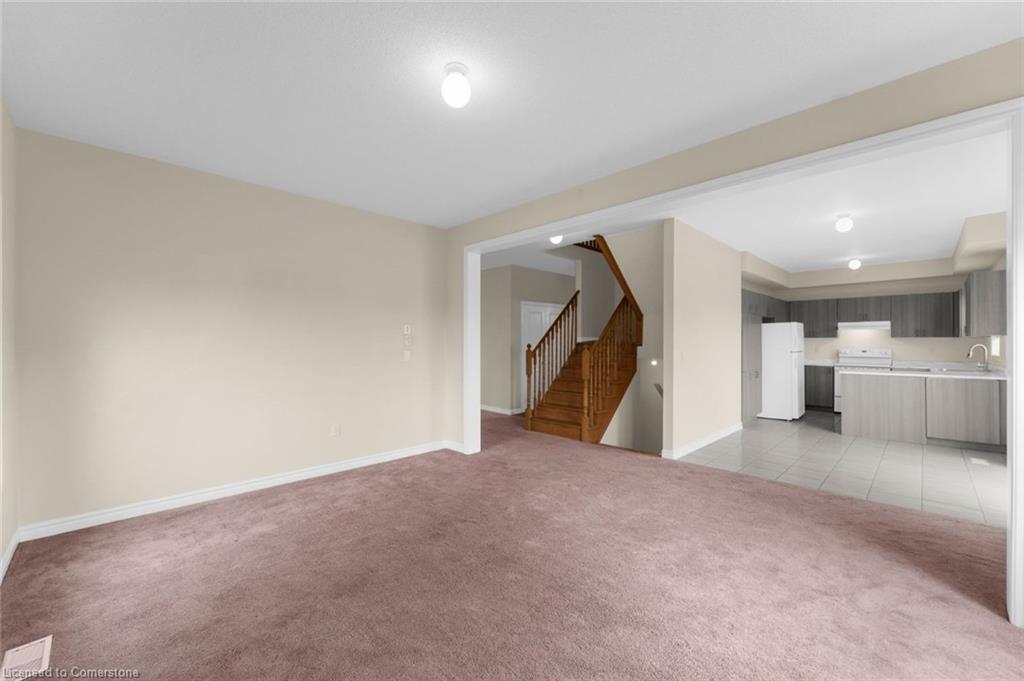 25 Todd Crescent W Property Photo 9