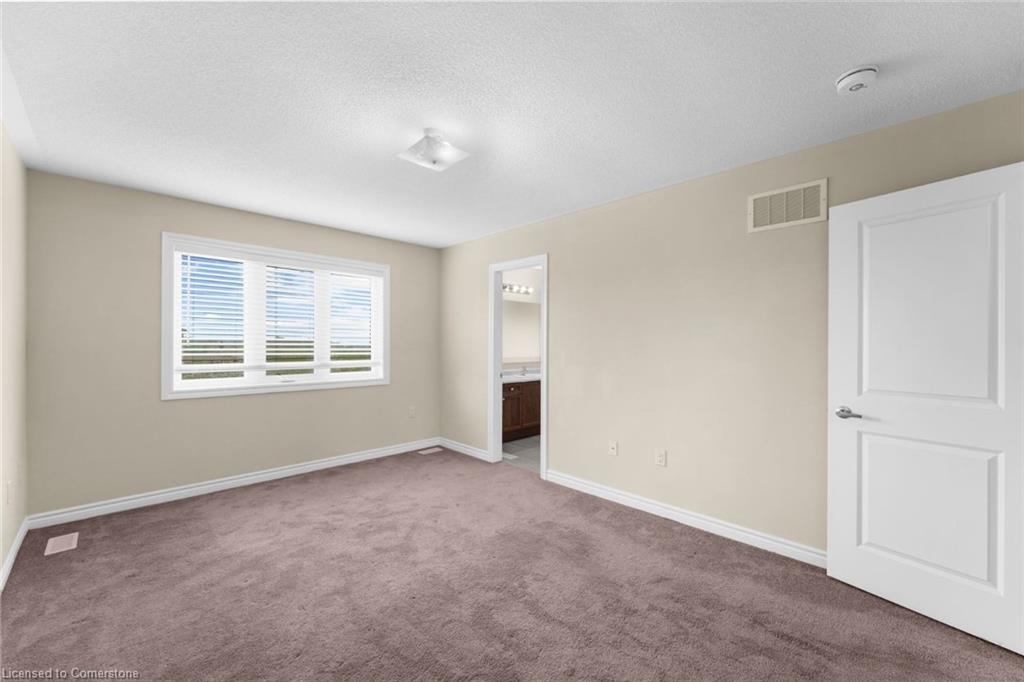 25 Todd Crescent W Property Photo 15